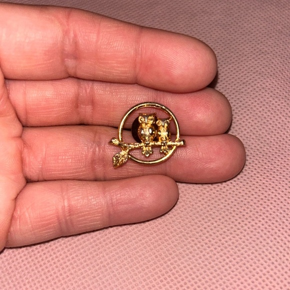 Owl Circle Brooch - Picture 2 of 3